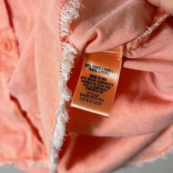 Bella Dahl Cap Sleeve Button Down shirt two pocket front Distressed hem top sz M - Picture 9 of 12